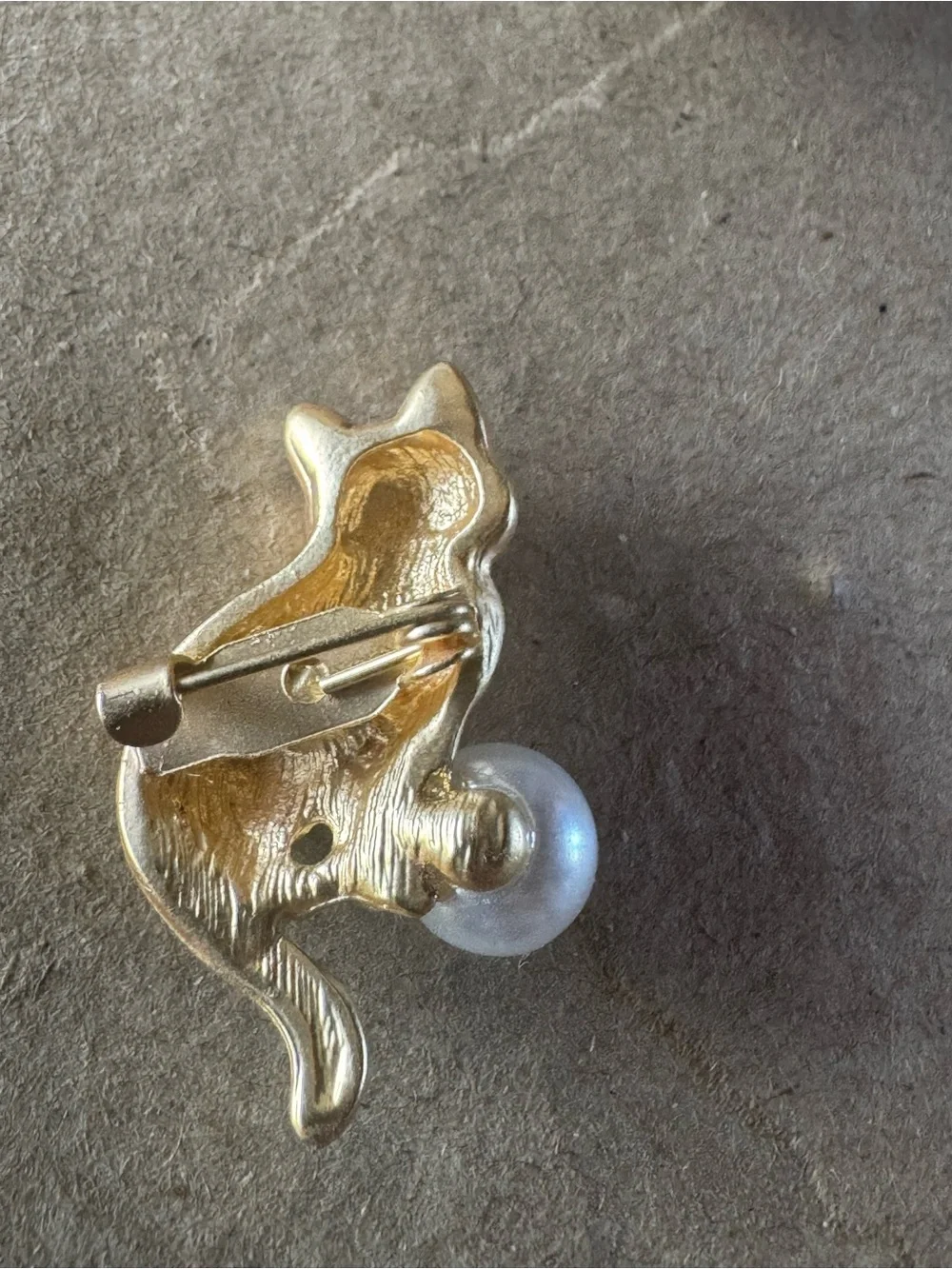 Vintage Cat with Pearl Ball Pin Emerald Rhinestone Eyes Very Cute Brooch!